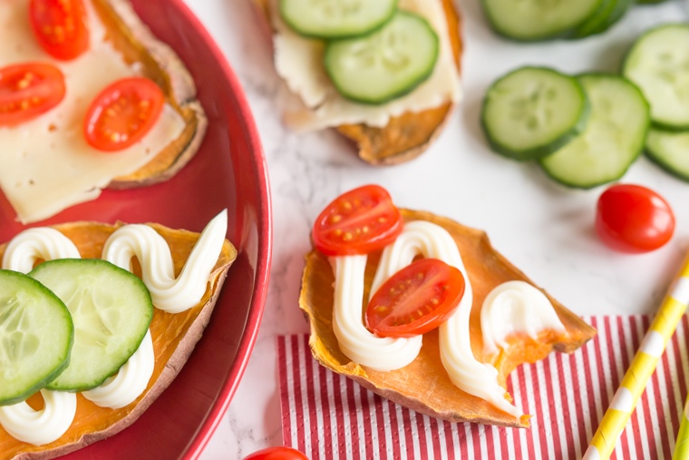 sötpotatistoast med mjukost och tomat, av anna winér