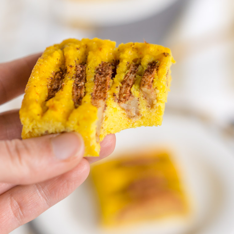 Veganska, sockerfria och glutenfria äppelrutor med saffran, av Anna Winér