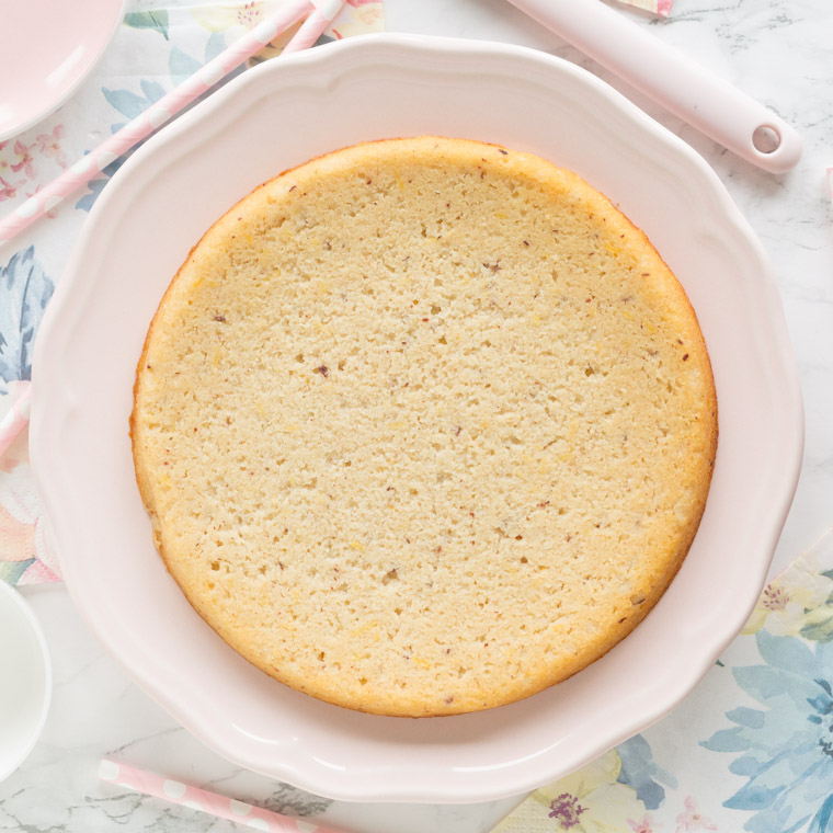 Enkel och snabb citronkladdkaka formad som en girafftårta, av Anna Winér