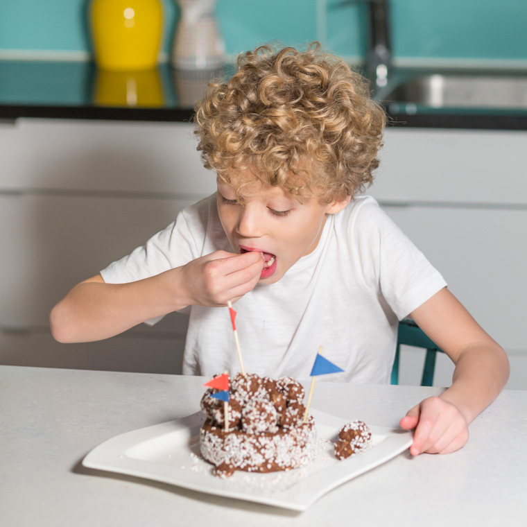 Chokladbollar, oboy-bollar, choklad, baka, enkelt, med barn,