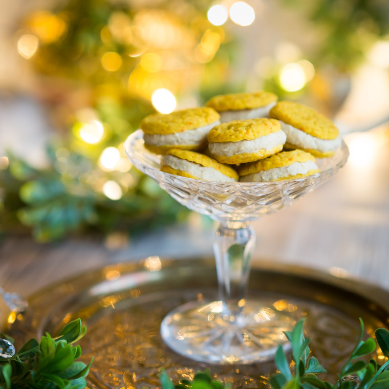 lussewhoopies i en glasskål av anna winér