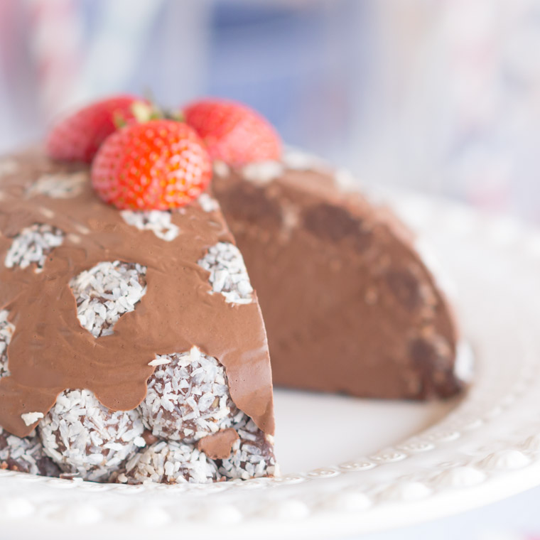 Enkel chokladbollsdröm med chokladpannacotta, av Anna Winér