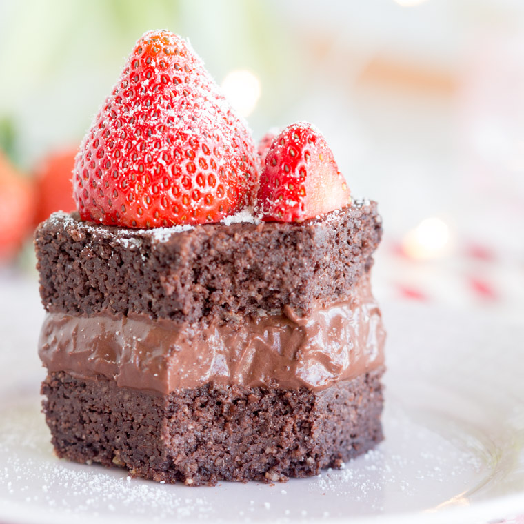 Vegansk kokosbrownie med chokladbollspannacotta, av Anna Winér