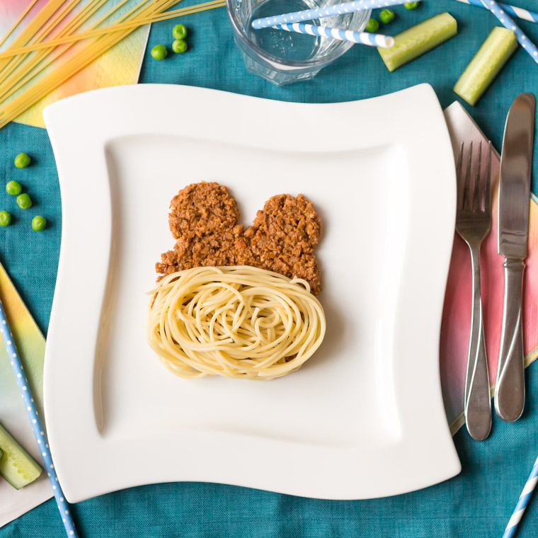 Björn av spaghetti och köttfärssås