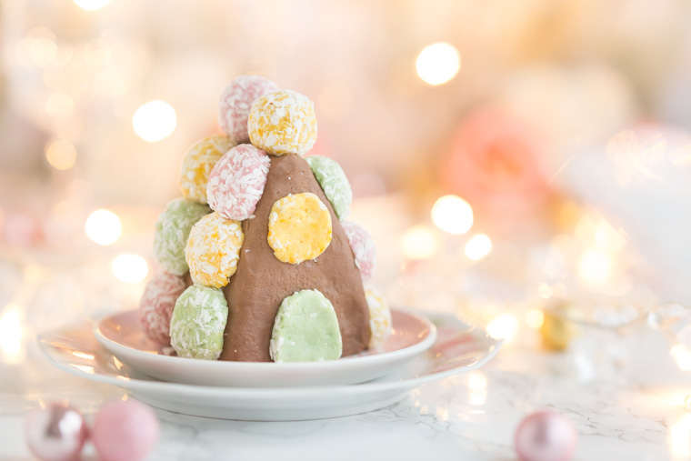 chokladbollshus med olika smaker på taket, av Anna Winér