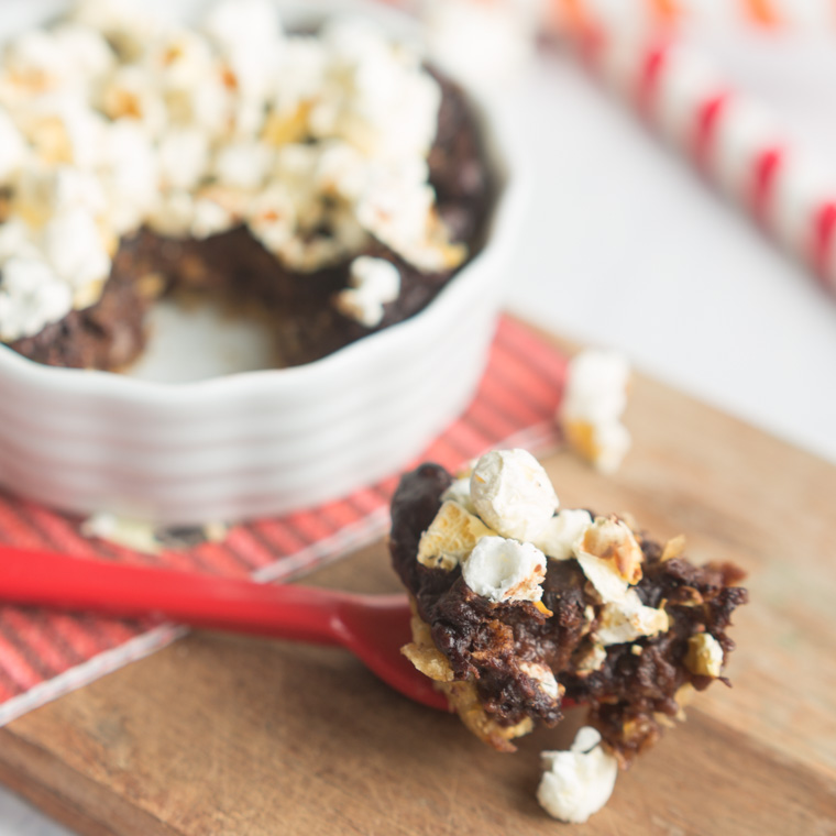 popcornpaj med chokladfyllning