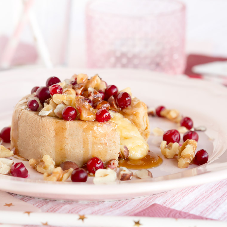 Mjölkfri och vegansk varm brietårta, av Anna Winér