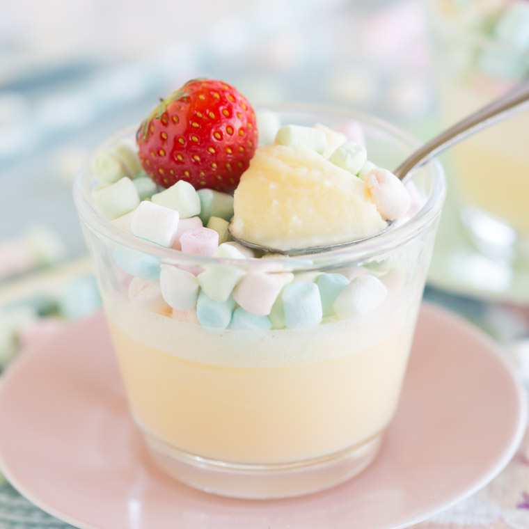 Snabb och enkel marshmallowspannacotta på 2 ingredienser, av Anna Winér