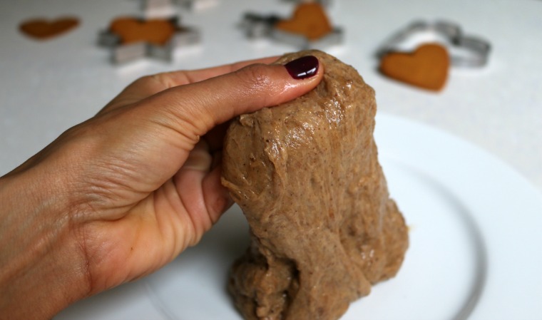Närbild slajm slime pepparkaksslajm