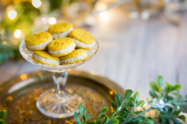 lussewhoopies i en glasskål av anna winér