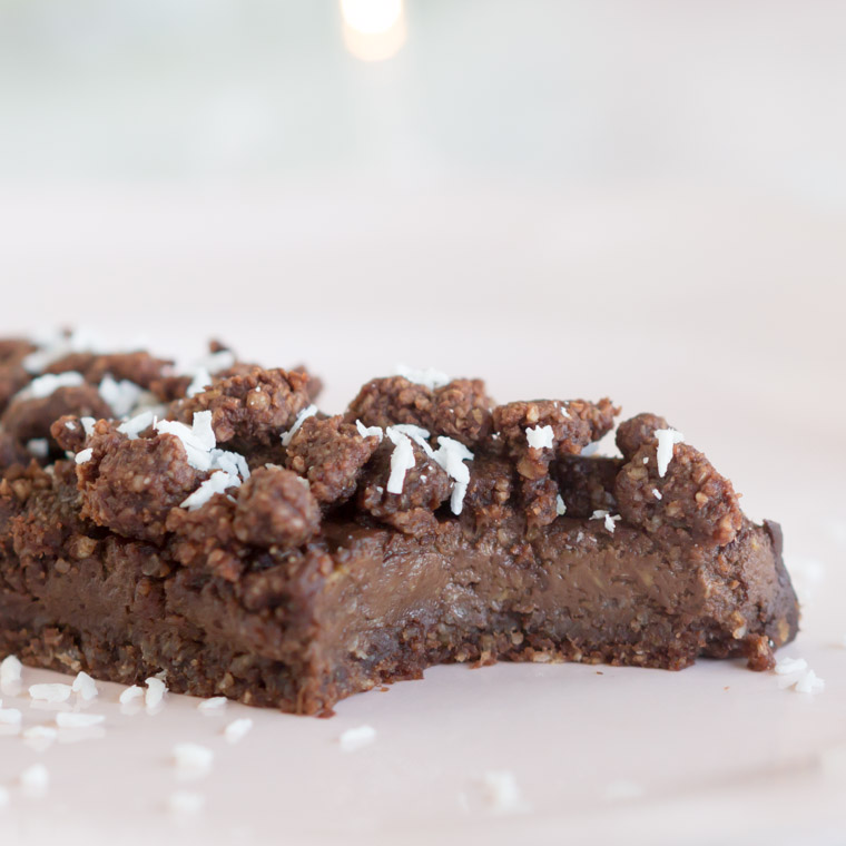 Chokladbollsbars med krämig fyllning, av Anna Winér