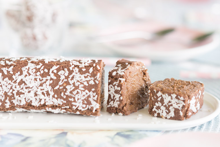 Vegansk & glutenfri chokladbollsrulltårta utan ugn, av Anna Winér