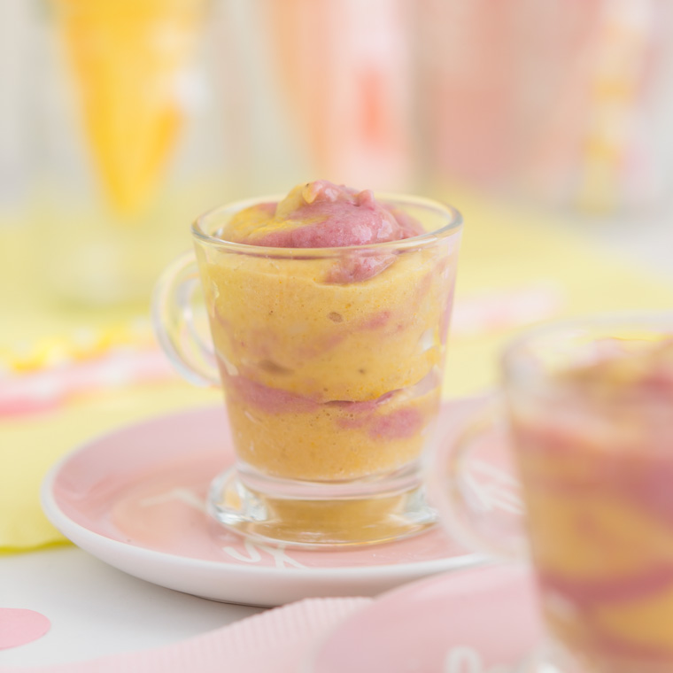 Mango- och hallonmousse