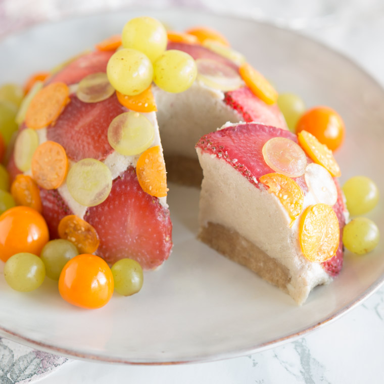vegansk och glutenfri cheesecake som smakar jordgubbstårta, av Anna Winér